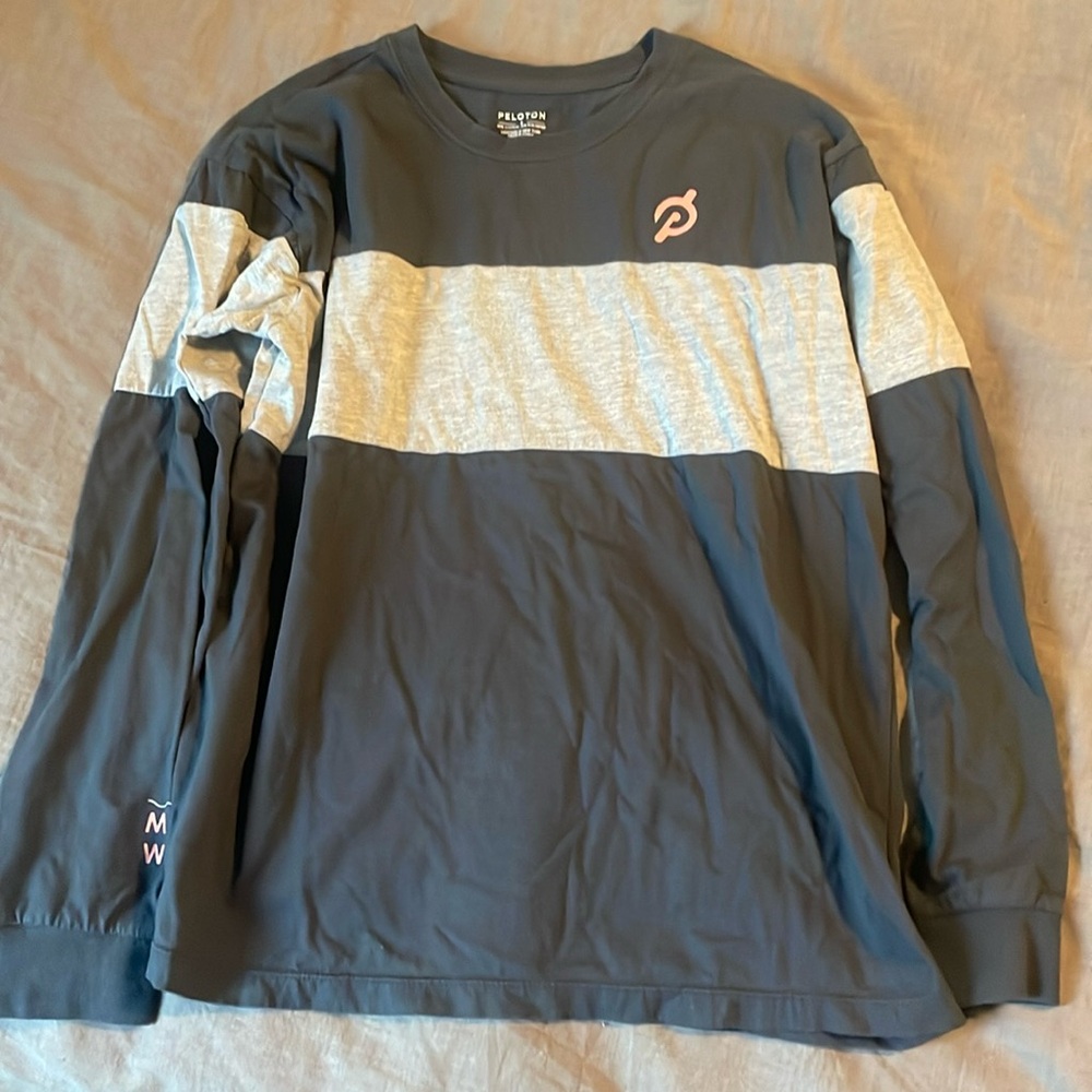 Peloton shirt size S